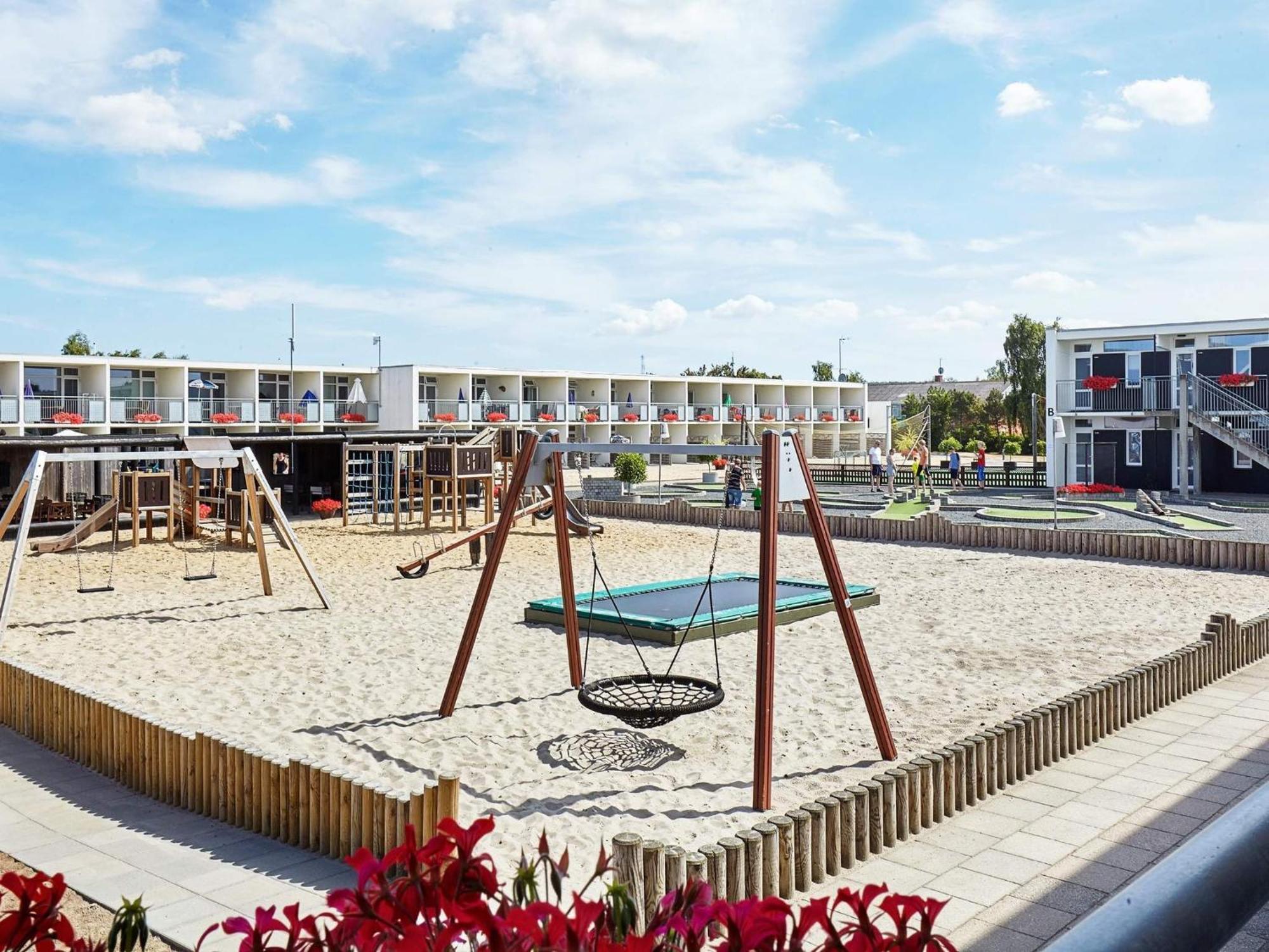 4 Person Holiday Home On A Holiday Park In Glesborg Eksteriør bilde